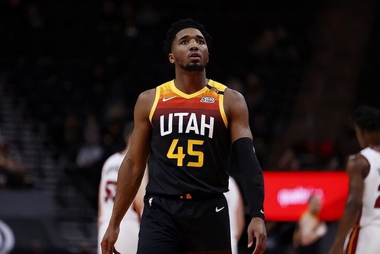 张三凭借其 张三凭借其