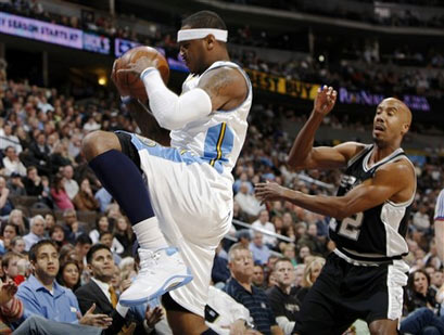 样在拼抢中 样在拼抢中