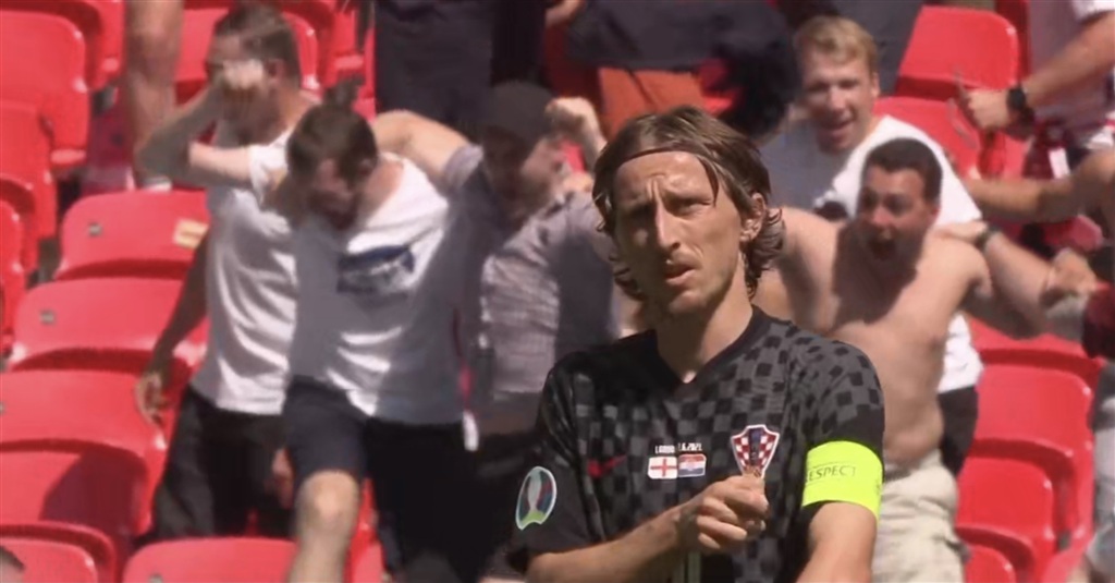 至传球犯错 至传球犯错